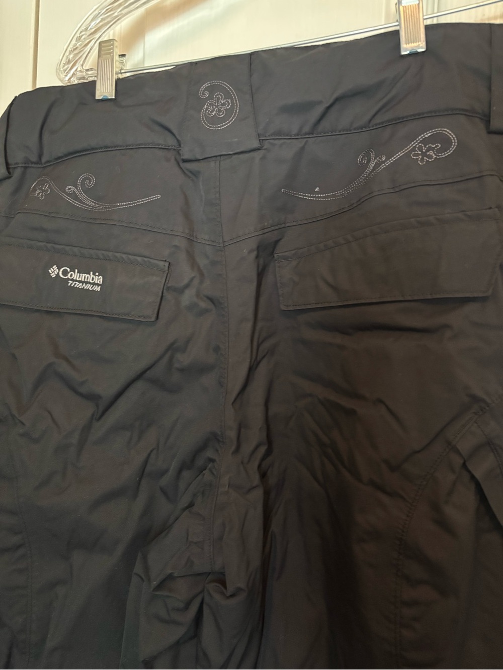 Columbia Titanium Women’s Waterproof Ski Pants. Insulated.